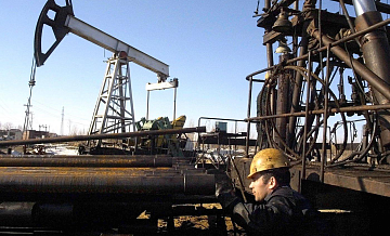 Новак заявил, что РФ меняет логистические цепочки для нефти