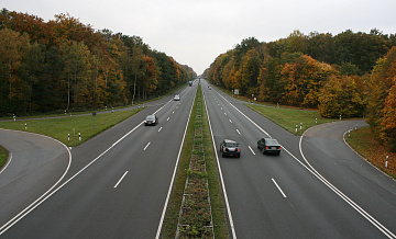 Президент России поручил отремонтировать дороги в стране