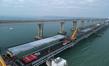 На Крымском мосту установили второй пролёт левой автодороги
