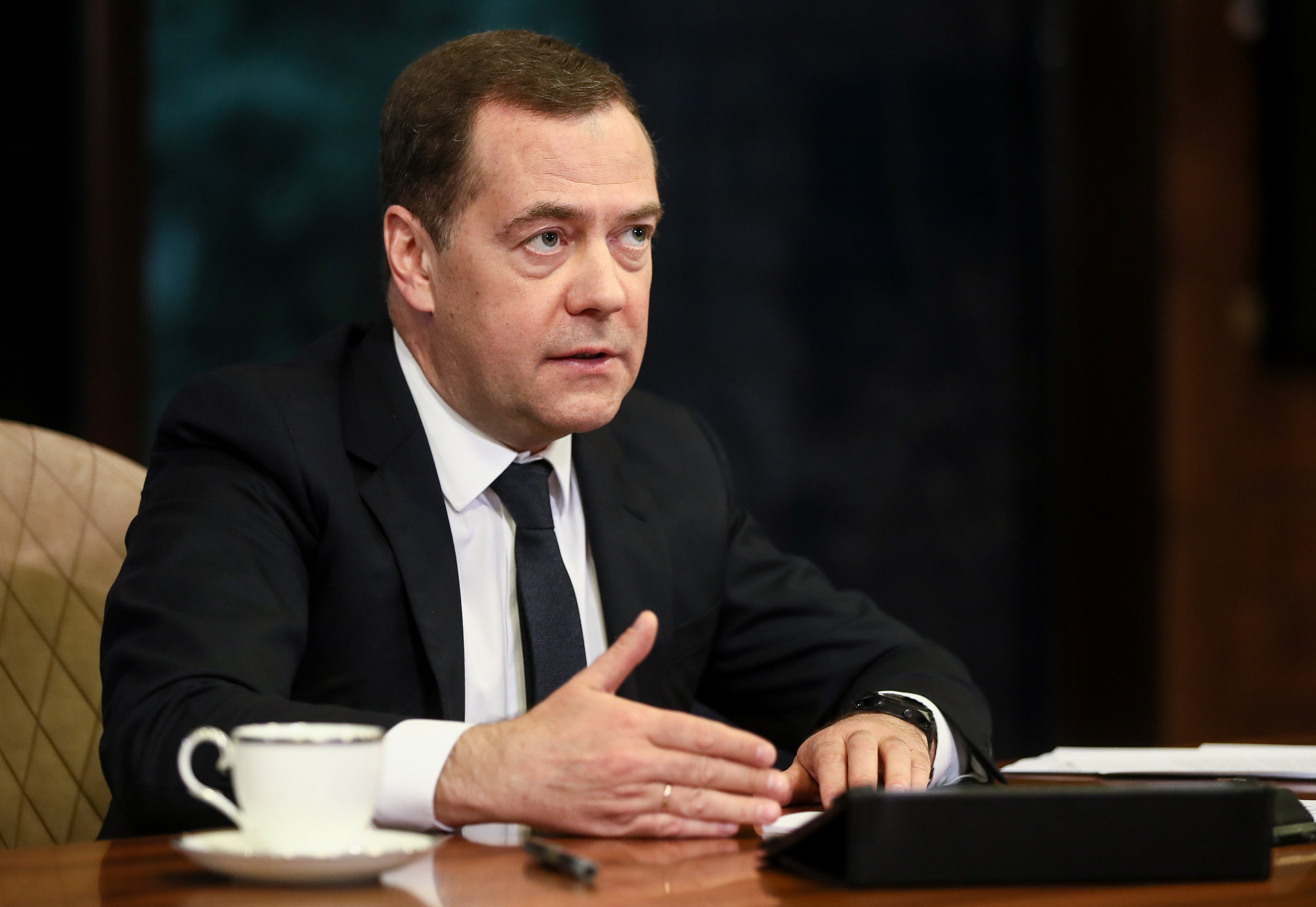 Медведев допустил отключение России от глобальной сети